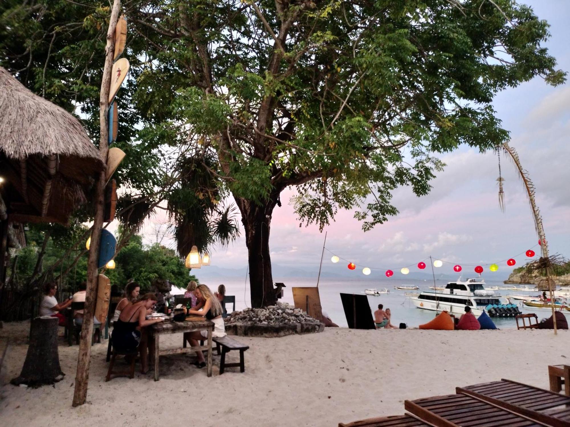 Molamola House Hotel Lembongan Buitenkant foto